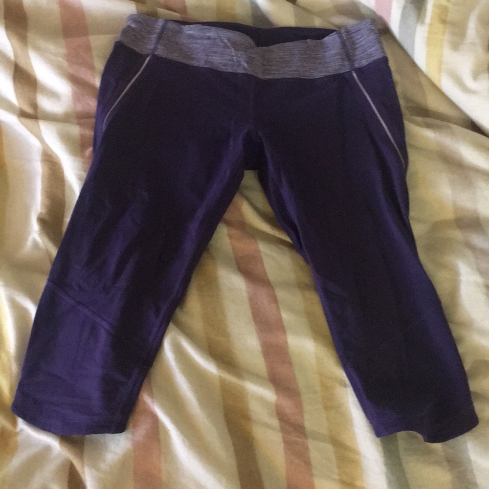 Lululemon below the knee leggings